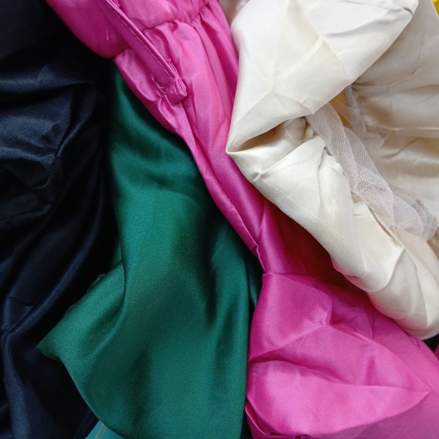 Deep V-Neck Puff Sleeve Elegant Dress - Image 3